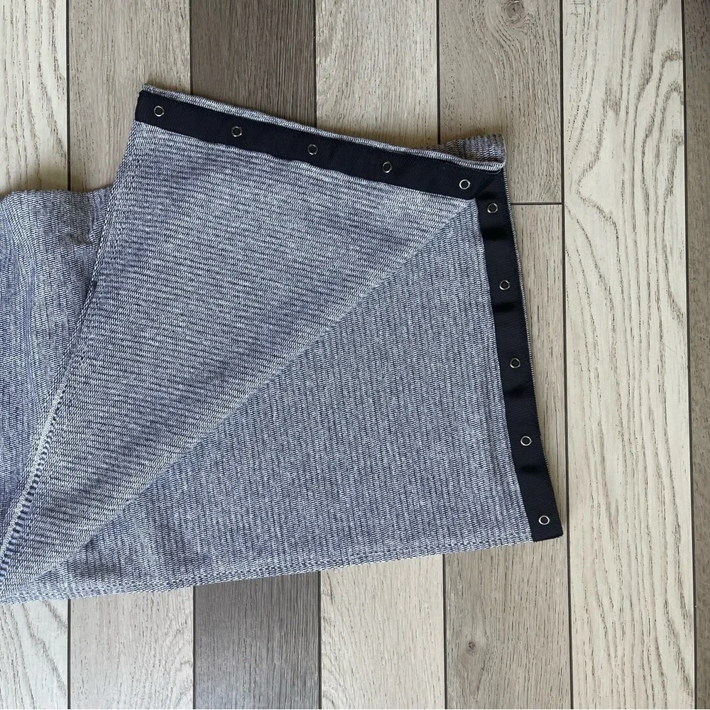 Lululemon Gray Ribbed scarf